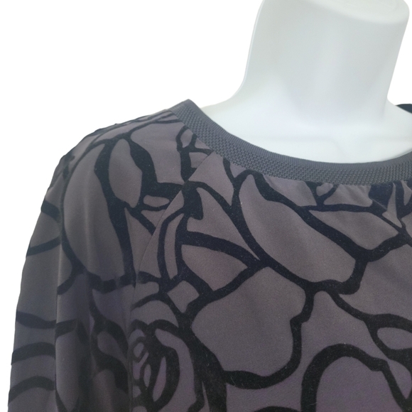 FABLETICS Womens Lola Back At It Floral Long Sleeve Cutout Pullover Top. - Picture 5 of 11